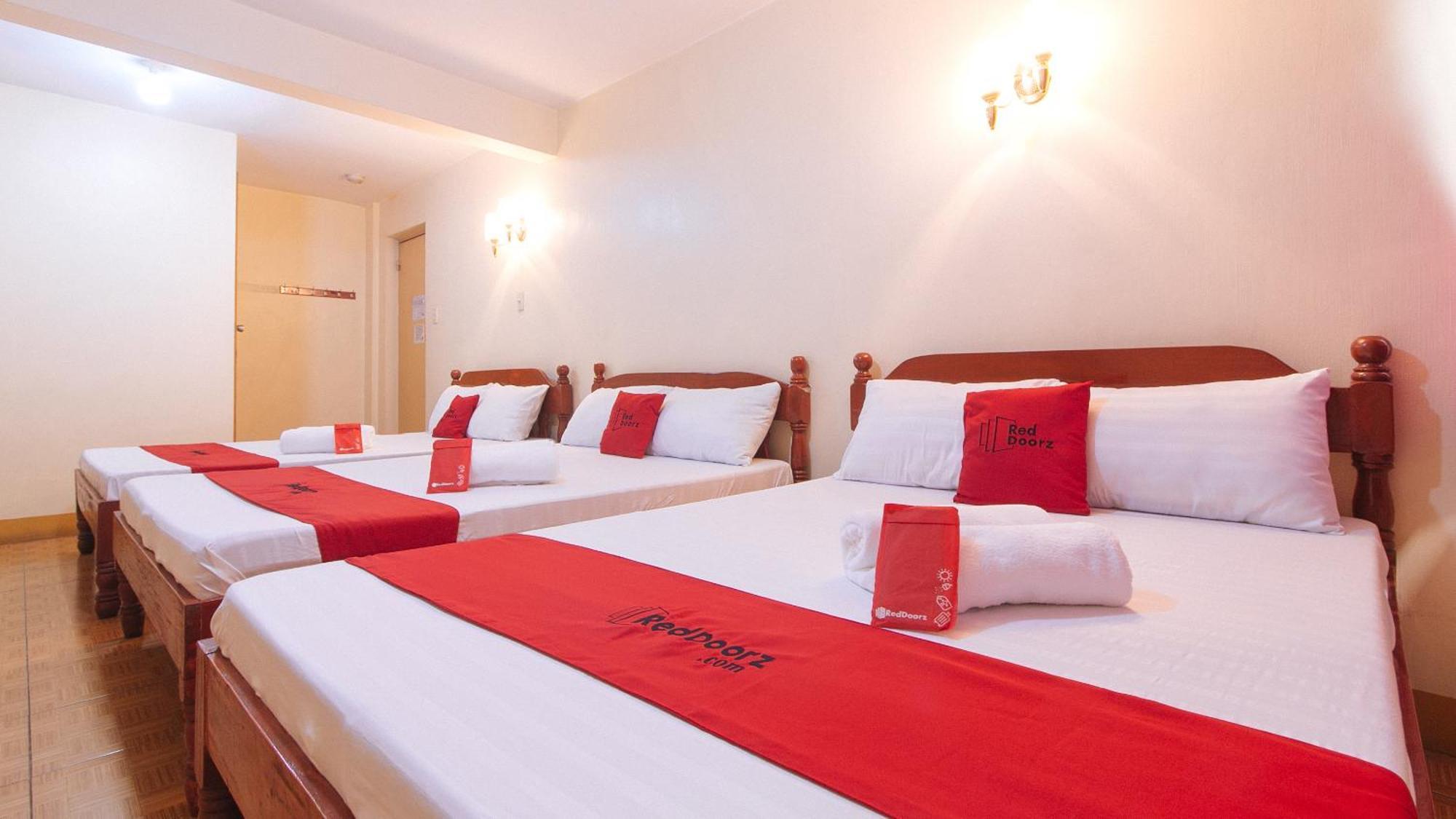 Reddoorz @ Golden Victory Hotel Mabalacat Pampanga Exterior photo