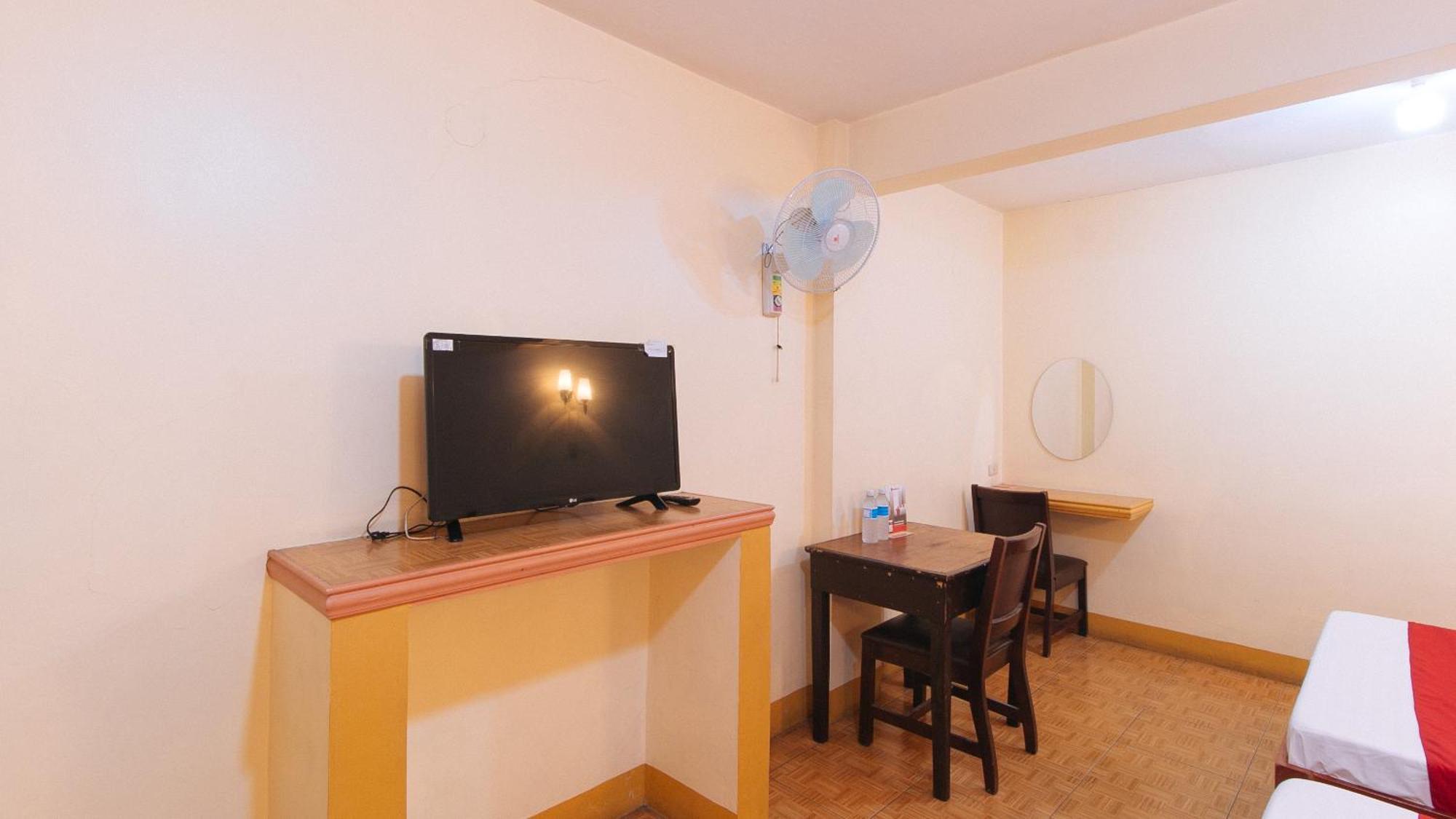 Reddoorz @ Golden Victory Hotel Mabalacat Pampanga Exterior photo